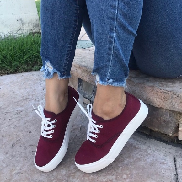 Burgundy classic lace up canvas sneakers✨ - Picture 3 of 8